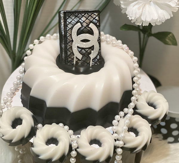 Bundt Cake Candle - Chanel - Scandal Candles Co.