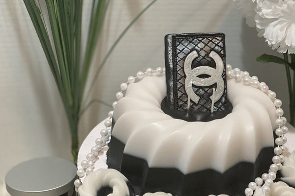Bundt Cake Candle - Chanel - Scandal Candles Co.
