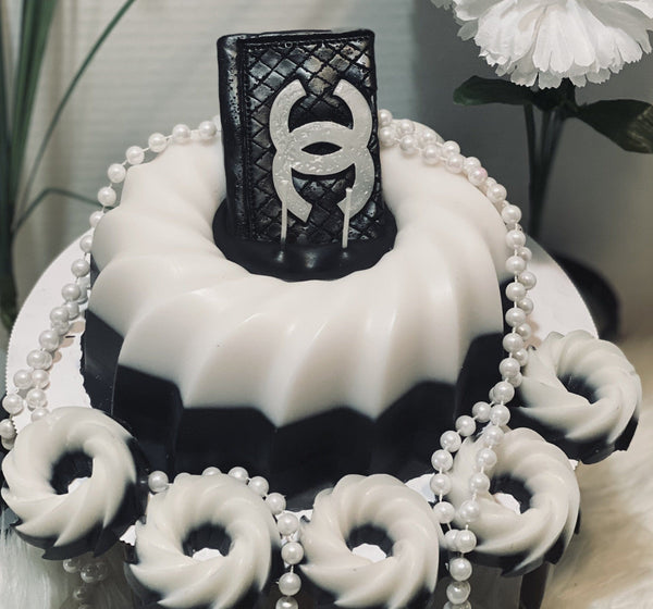Bundt Cake Candle - Chanel - Scandal Candles Co.