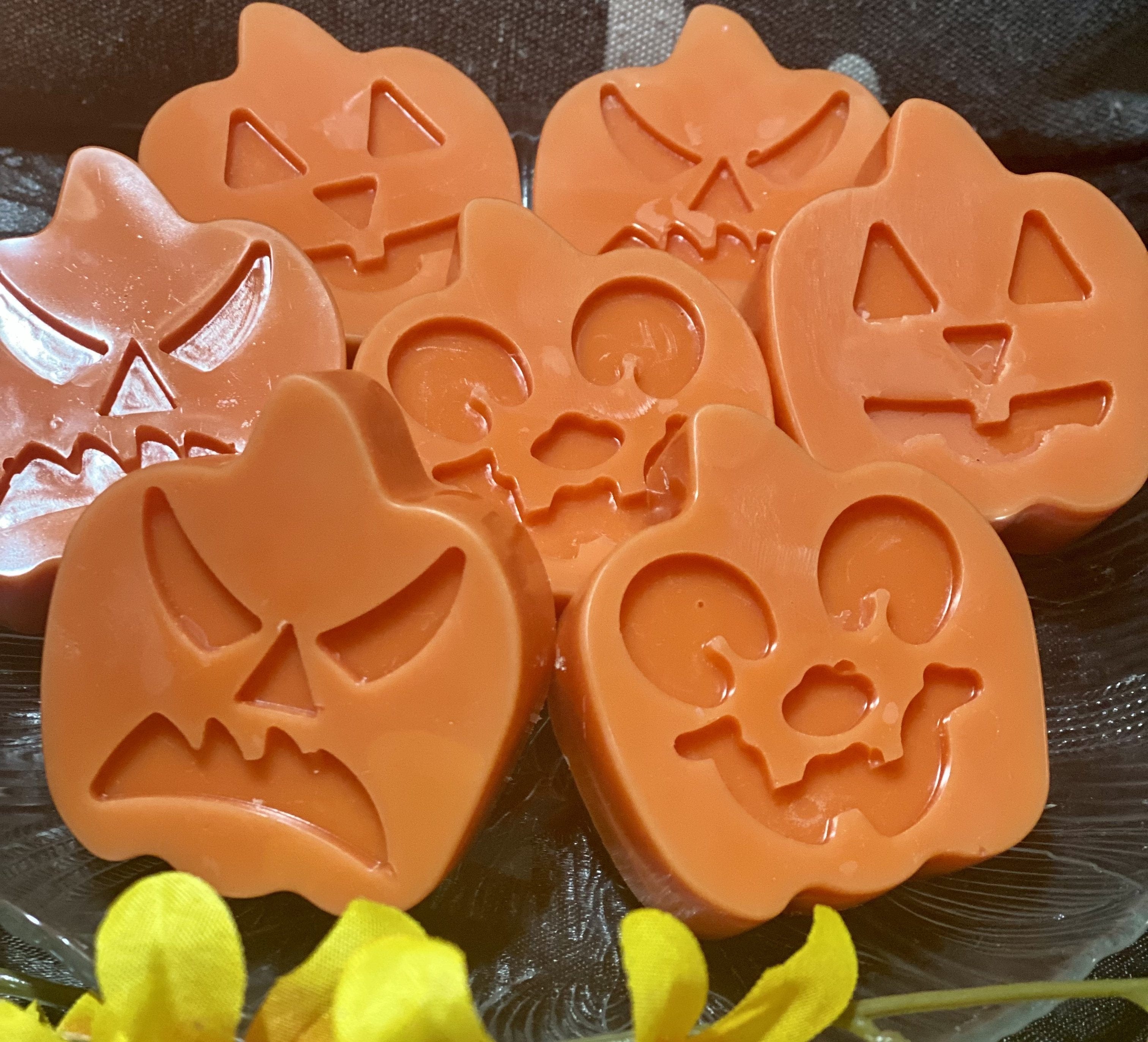 Mini Pumpkin Wax Melts - Scandal Candles Co.
