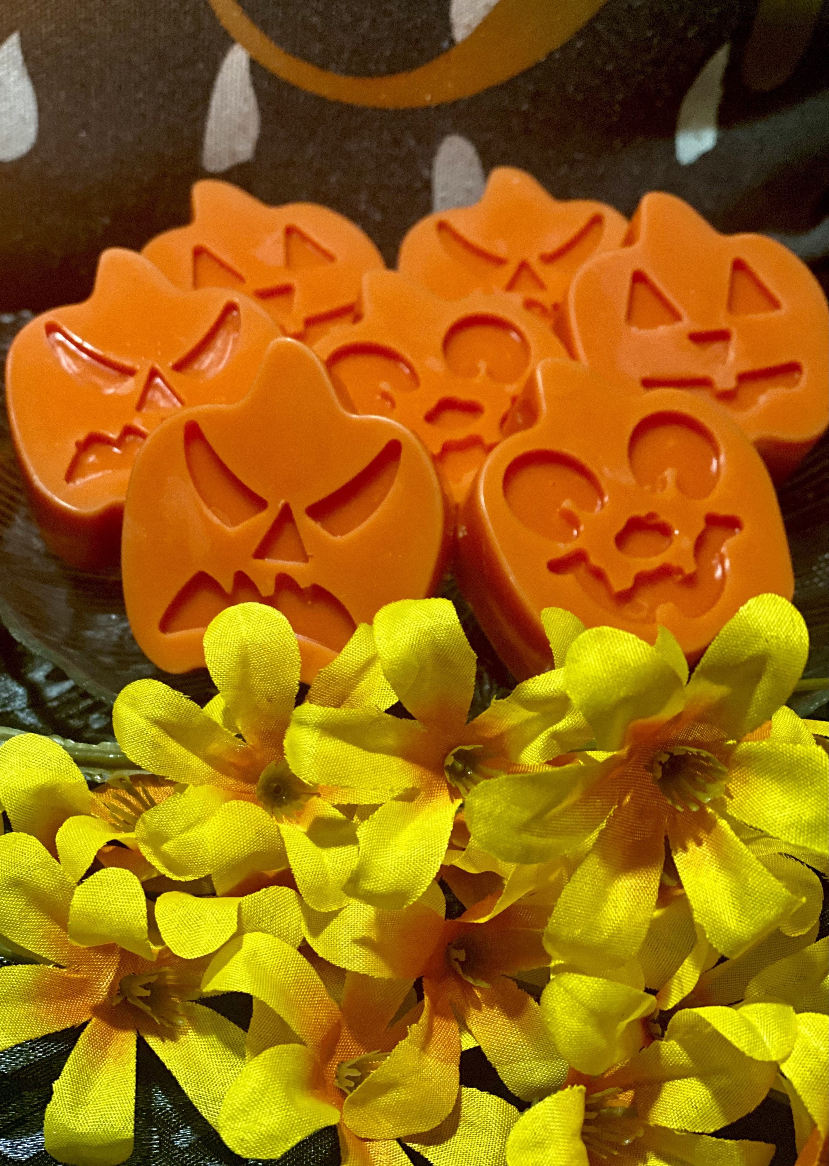Mini Pumpkin Wax Melts - Scandal Candles Co.